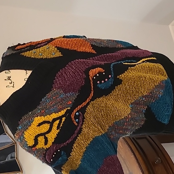 Colorful Vintage Abstract Sweater - Picture 6 of 8